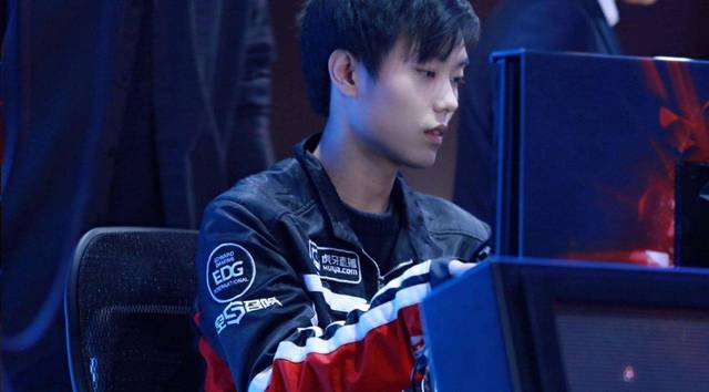 迷还沉浸于 迷还沉浸于